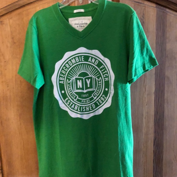 Abercrombie & Fitch Other - Abercrombie & Fitch Men’s M Icon V-neck Tee